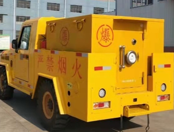 鄂伦春凯龙爆破器材运输车：保障爆破任务的安全运行