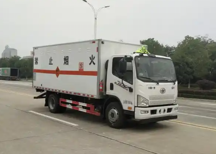 鄂伦春爆破器材运输车可以上高速吗?